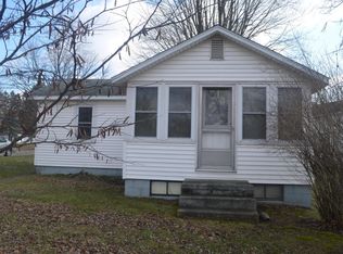 321 John St, Colon, MI 49040