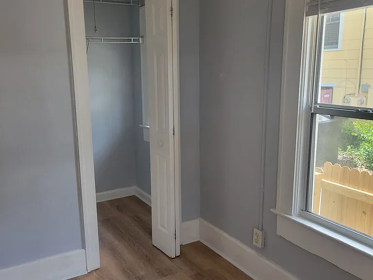 1420 Highland St N — Photo 22