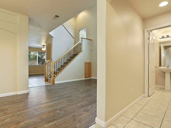 4th image of 3281 English Oak Cir