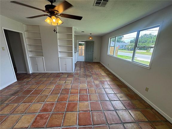5th image of 4510 Karen Ave