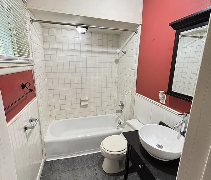 621 N Leverett Ave #2 — Photo 10