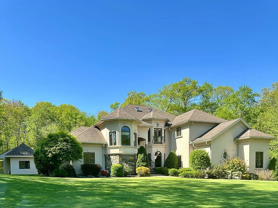 1st image of 37 Putnam Hill Rd