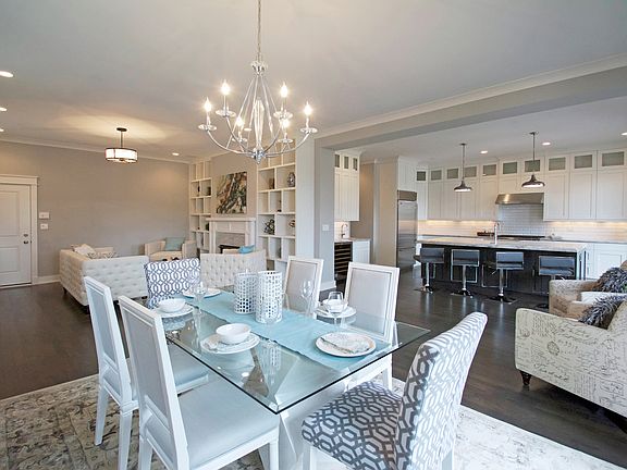 4th image of 2315 W Roscoe St #Penthouse