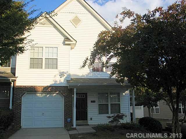 1st image of 790 Rock Lake Glen St