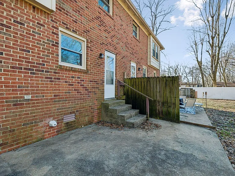 1421 Huntington Dr — Photo 30