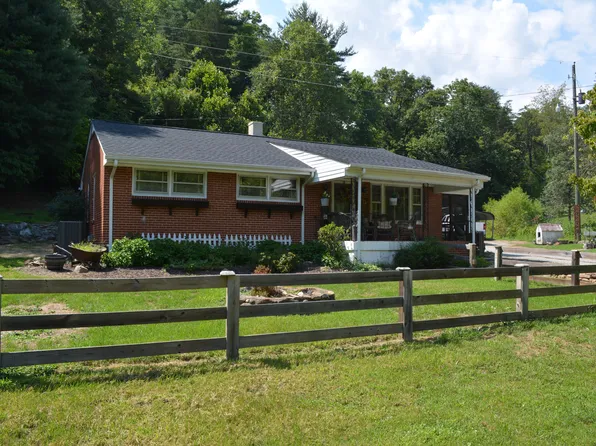6526 Mayo Dr, Boones Mill, VA 24065