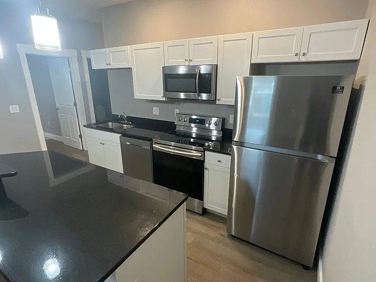 705 N Lincoln St — Photo 2