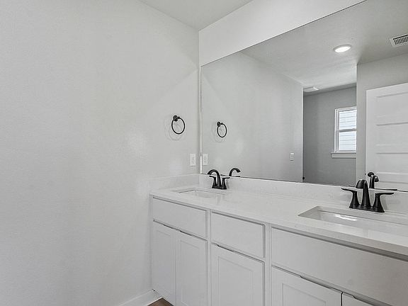 2nd image of 1702 Cuppett Cir #2