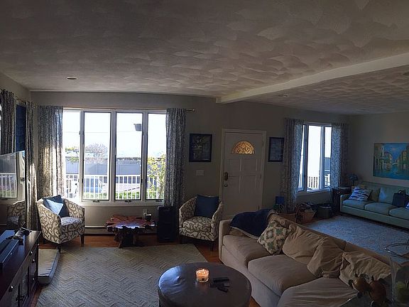 Oversized Living room 