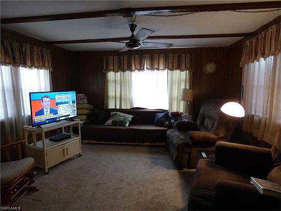 3rd image of 326 W Buell Dr