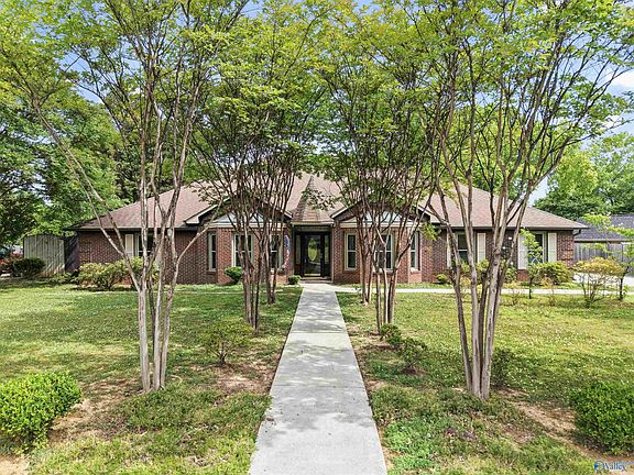 5th image of 108 Radisson Ln