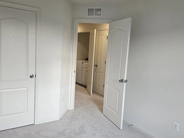 83 Clifton Mnr — Photo 6