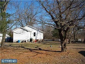 Back of house & side yard