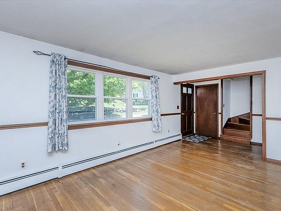4th image of 146 Hobart St