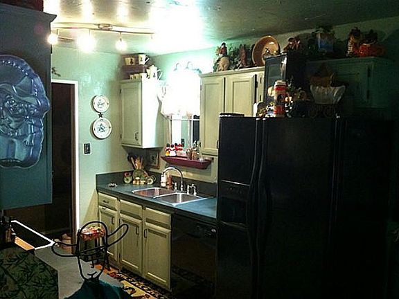 4th image of 6000 Autumn Springs Dr