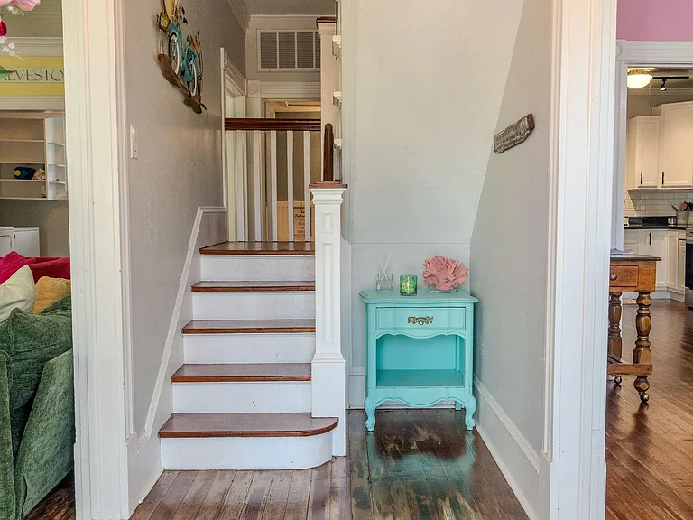 2520 Avenue P 1/2 — Photo 7