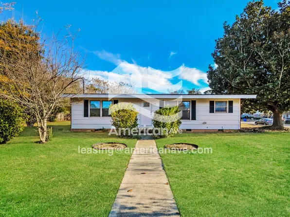 741 Moriston Rd, Fayetteville, NC 28314