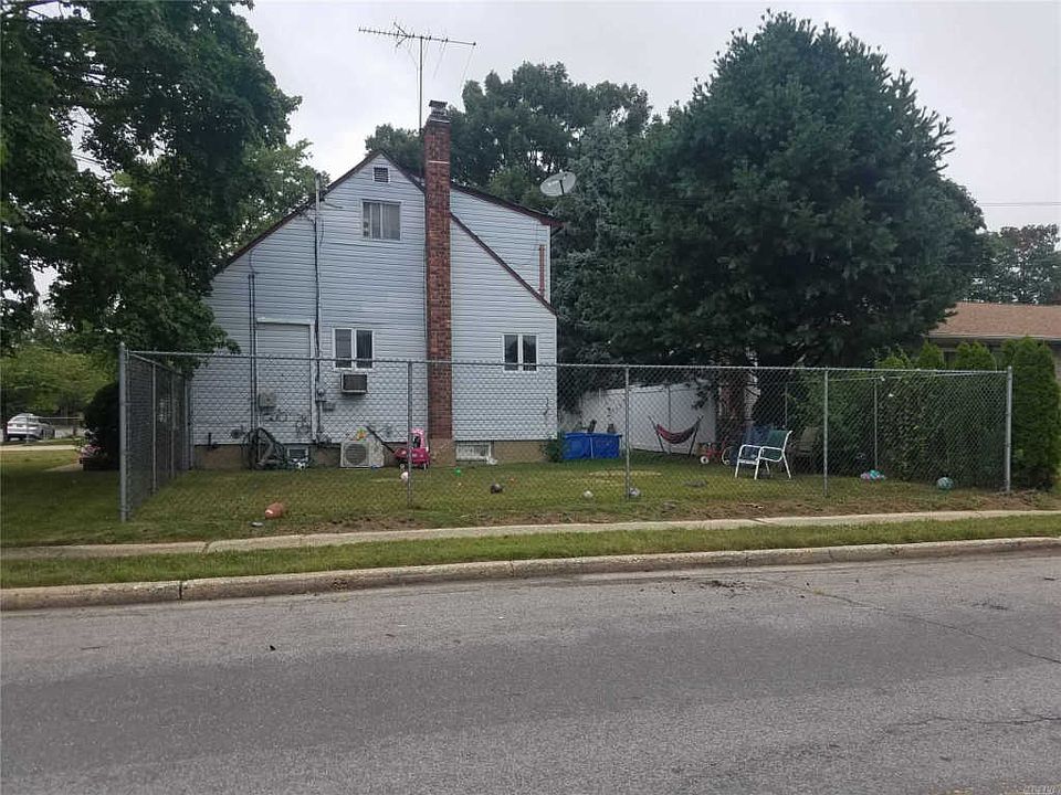 2nd image of 27 Spruce St
