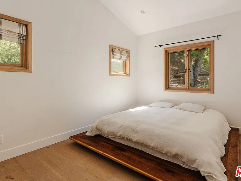 1149 Old Topanga Canyon Rd — Photo 38