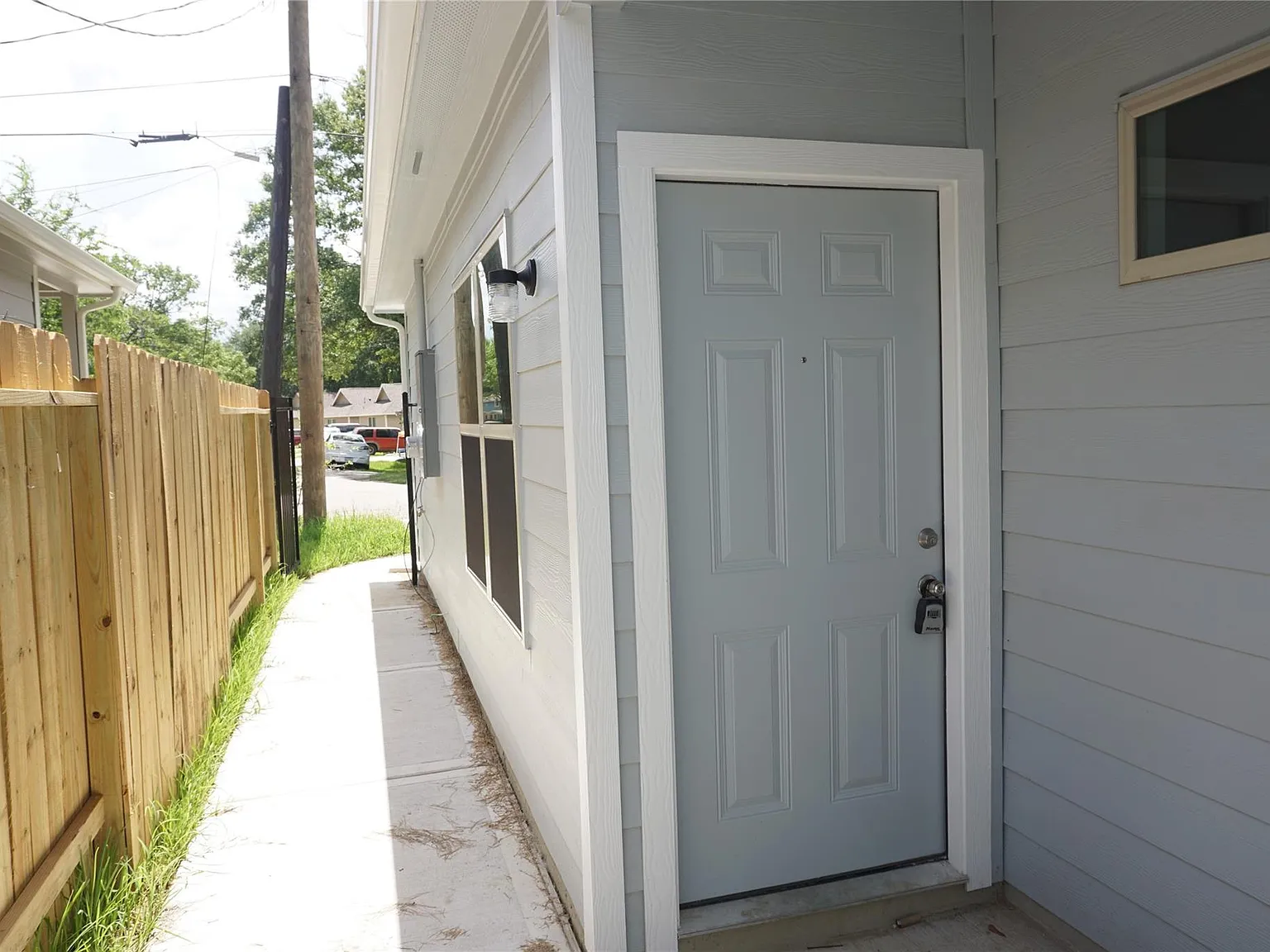 2 bed, 2.0 bath, 949 sqft, $1,350 — Photo 4