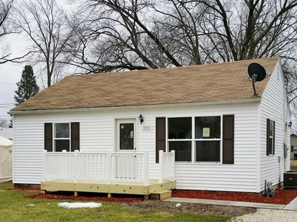 1211 W 16th St, Rock Falls, IL 61071