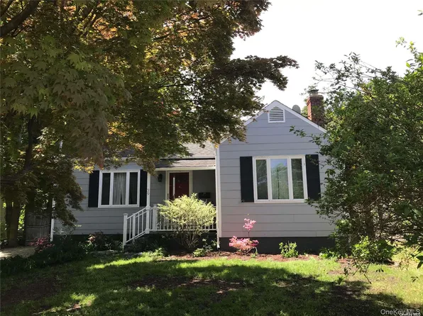 39 7th St, Locust Valley, NY 11560