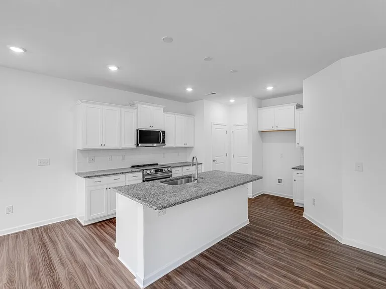 5295 Amaryllis Way — Photo 8