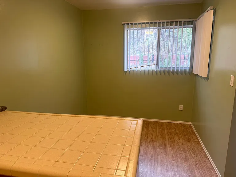 4220 Aragon Dr — Photo 3