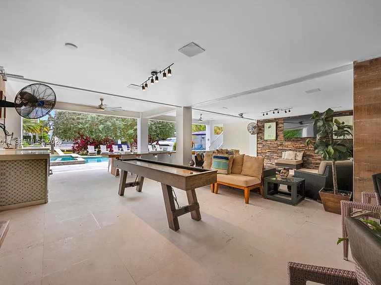 1076 NE Little River Dr — Photo 27