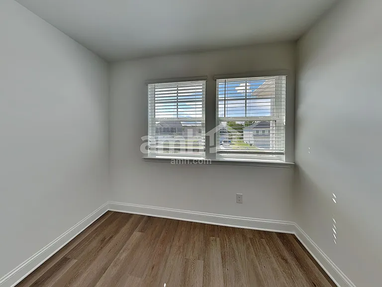 1015 Bevington Dr — Photo 7