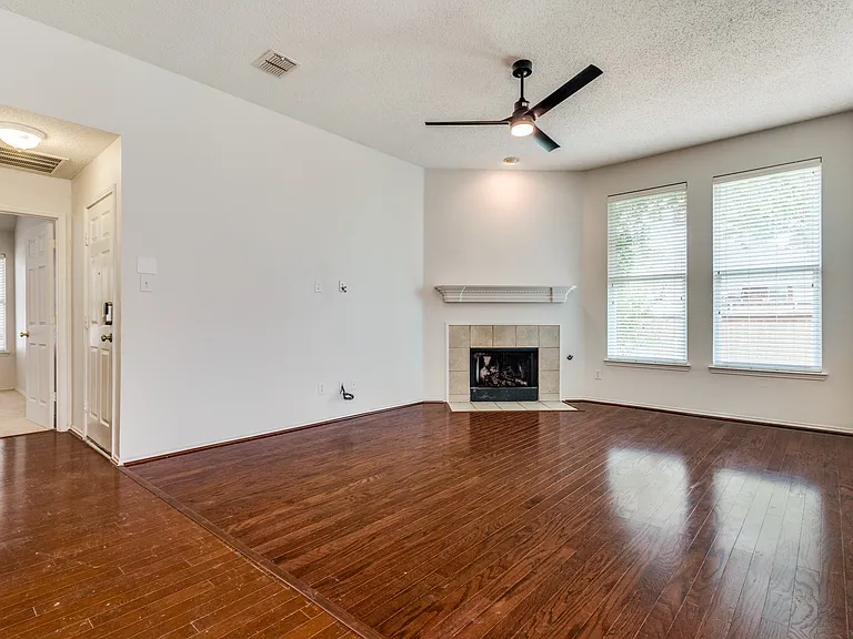 7046 Saint Augustine Dr — Photo 27