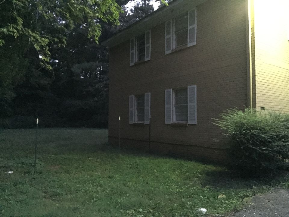 1st image of 3905 Barclay Ave SW APT 4