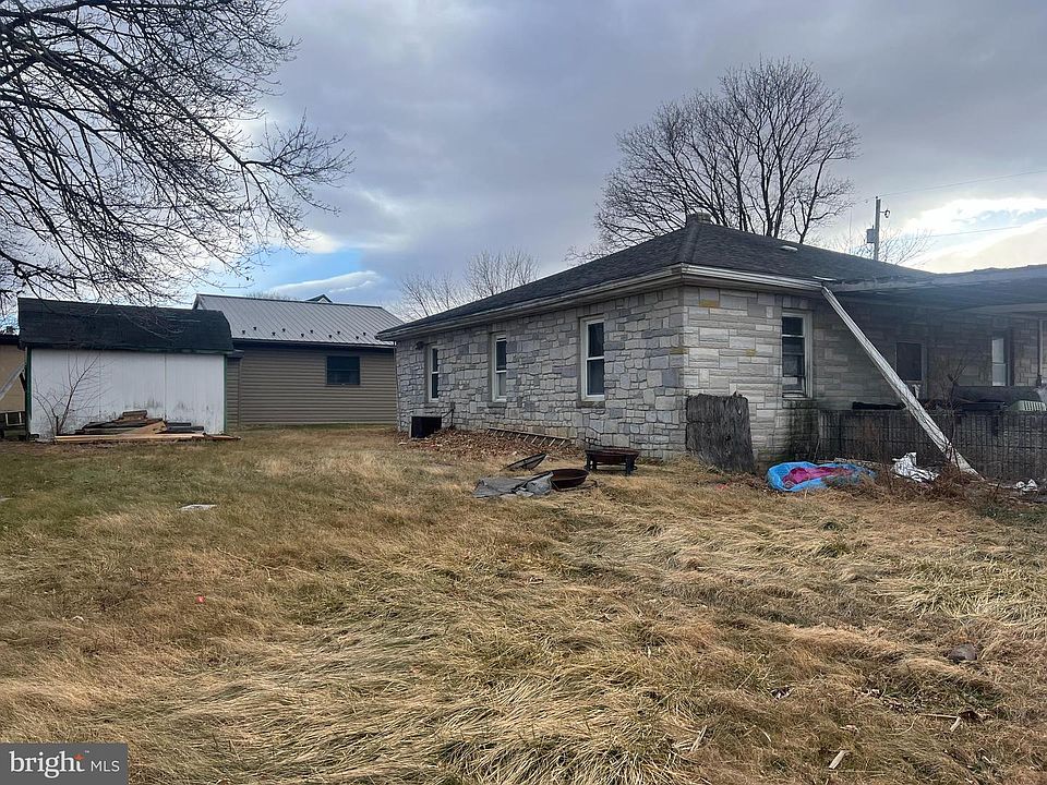 2nd image of 307 Wagner Rd