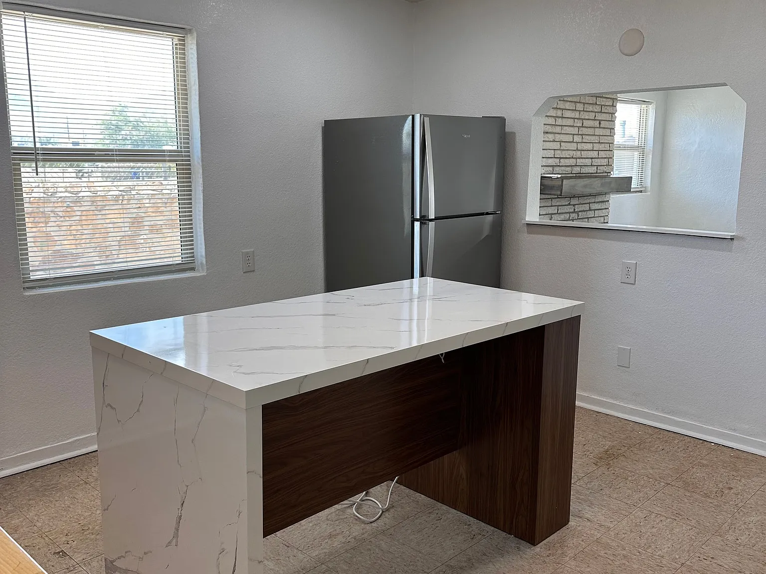 2 bed, 1.0 bath, $1,150 — Photo 4