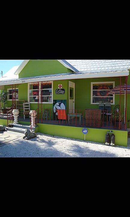 1st image of 221 N Safford Ave