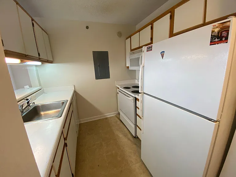 Lake Park Co-living Rooms — Photo 6