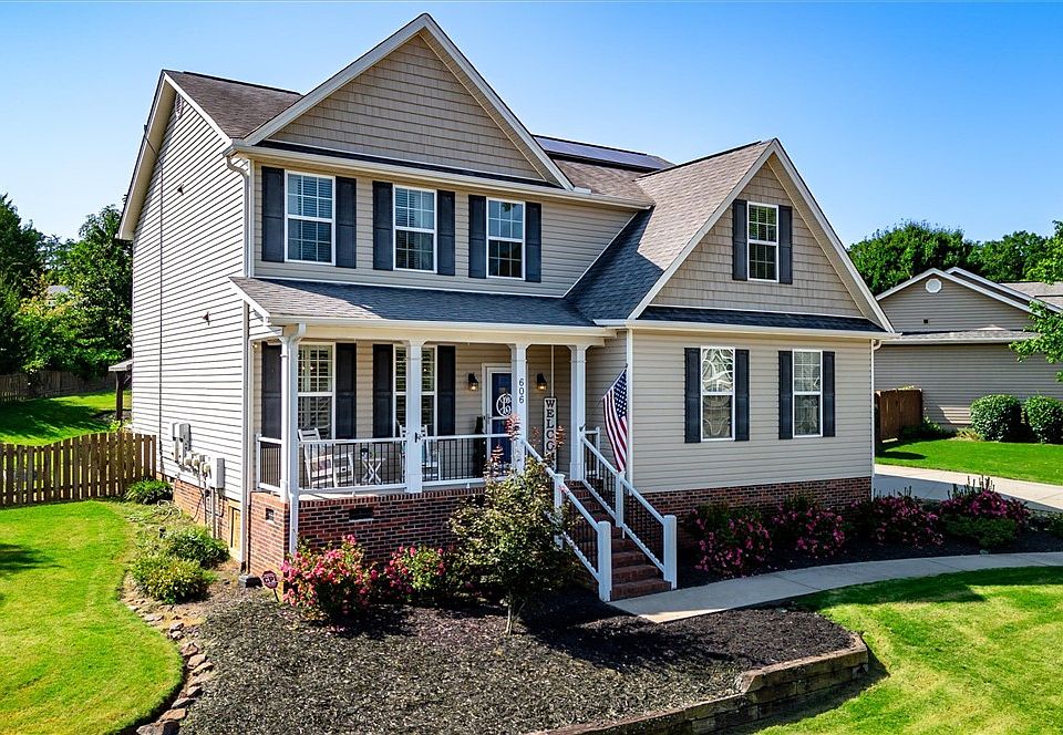 1st image of 606 Summitbluff Dr