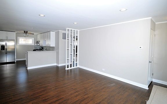 5th image of 903 Suffolk Ave