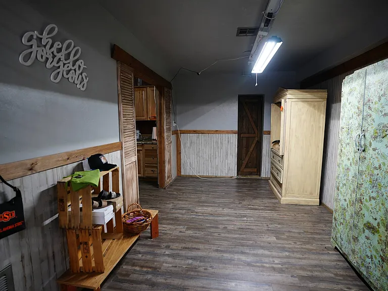 121 W Main St #17 — Photo 10