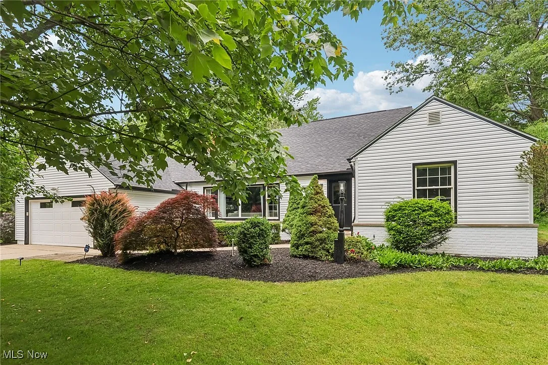 23401 Bryden Rd photo 1