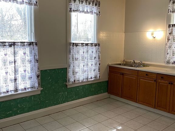 4th image of 2755 N Richards St #1
