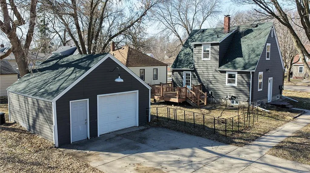 4 bed, 2.5 bath, 1912 sqft, $1,600 — Photo 3