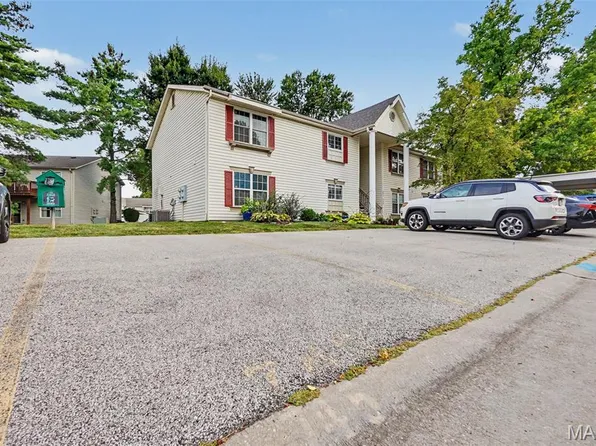 745 Sugar Glen Dr #5, Saint Peters, MO 63376