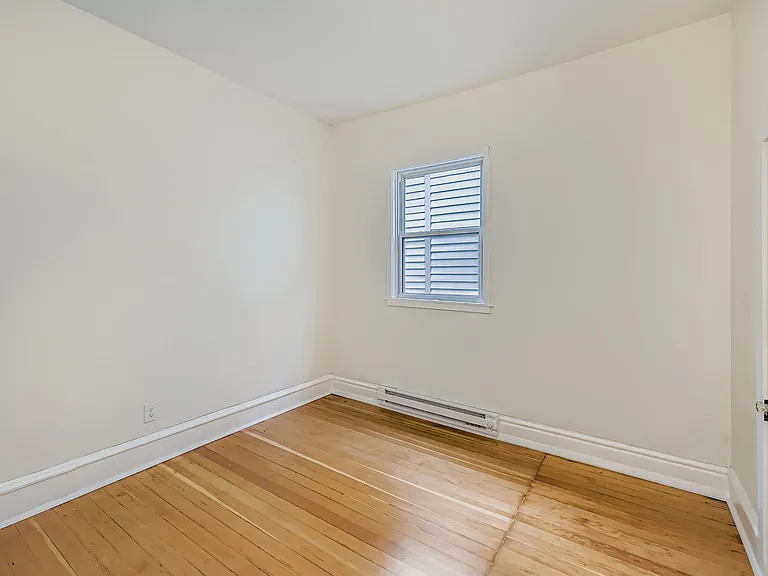 364 Bates Ave — Photo 6