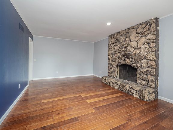 5th image of 3125 Coachlite Ave