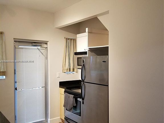 2nd image of 1045 Meridian Ave APT 5