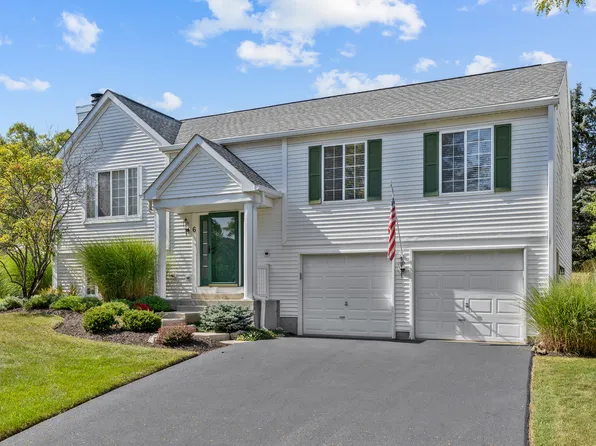 6 Fieldcrest Ct, Algonquin, IL 60102