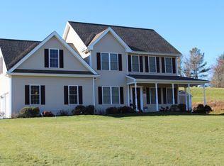 623 Thrall Ave, Suffield, CT 06078