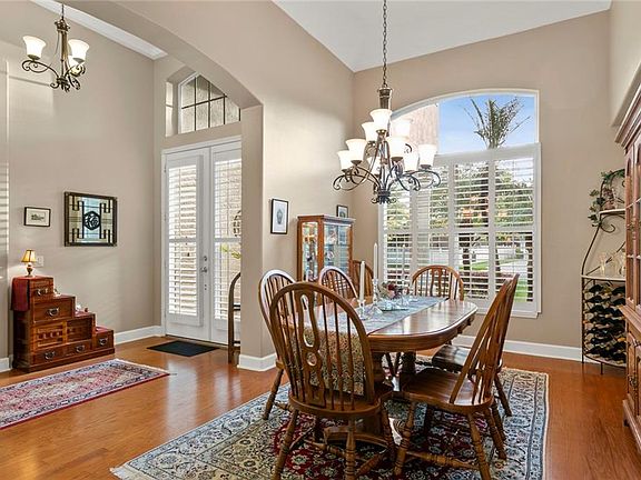 5th image of 16303 Dobson Ct