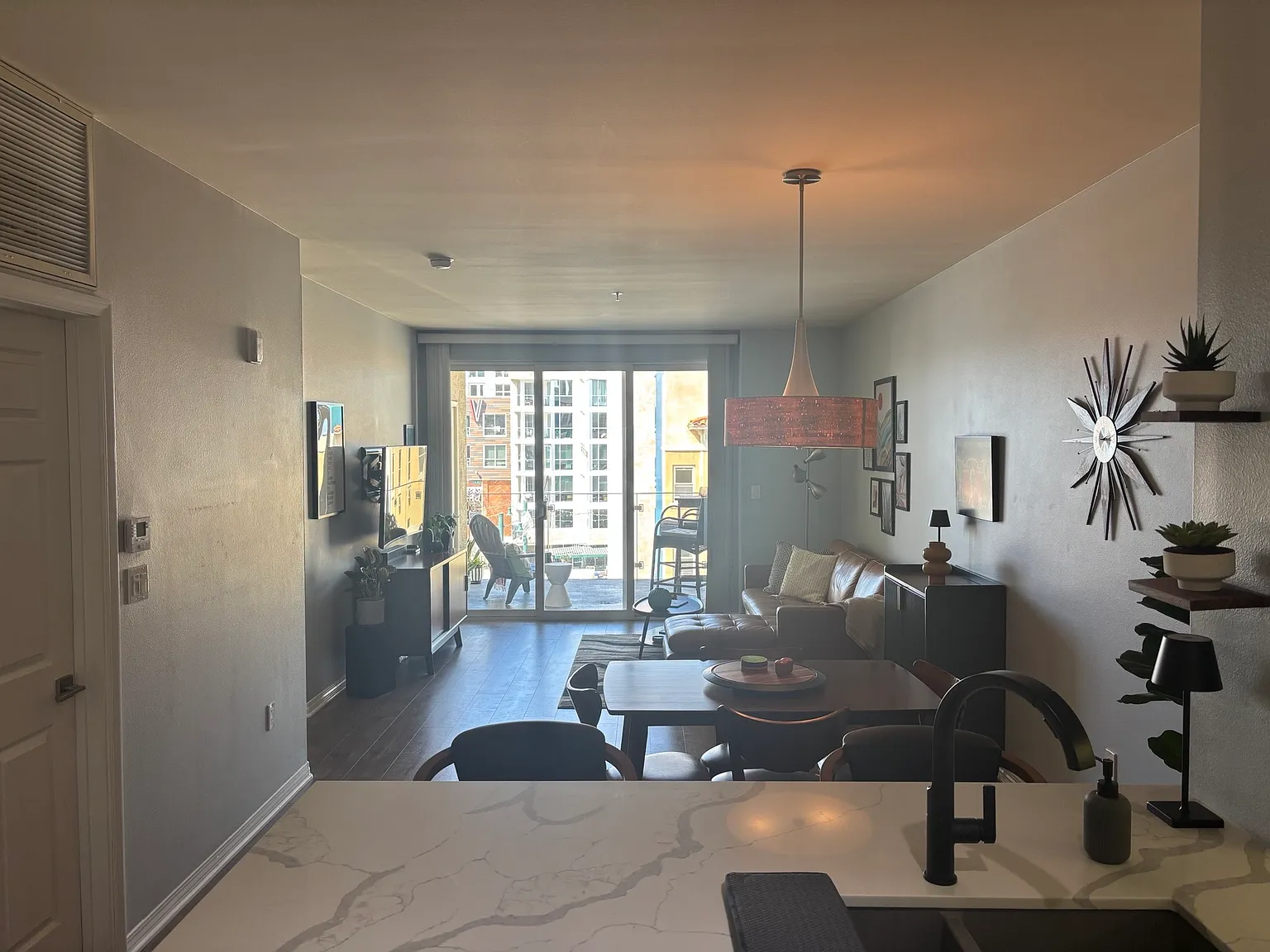 2 bed, 950 sqft, $3,600 — Photo 4